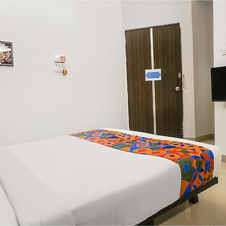 Fabhotel Aura Homes - Nr Khandoba Mandir Pimpri-Chinchwad Exterior photo
