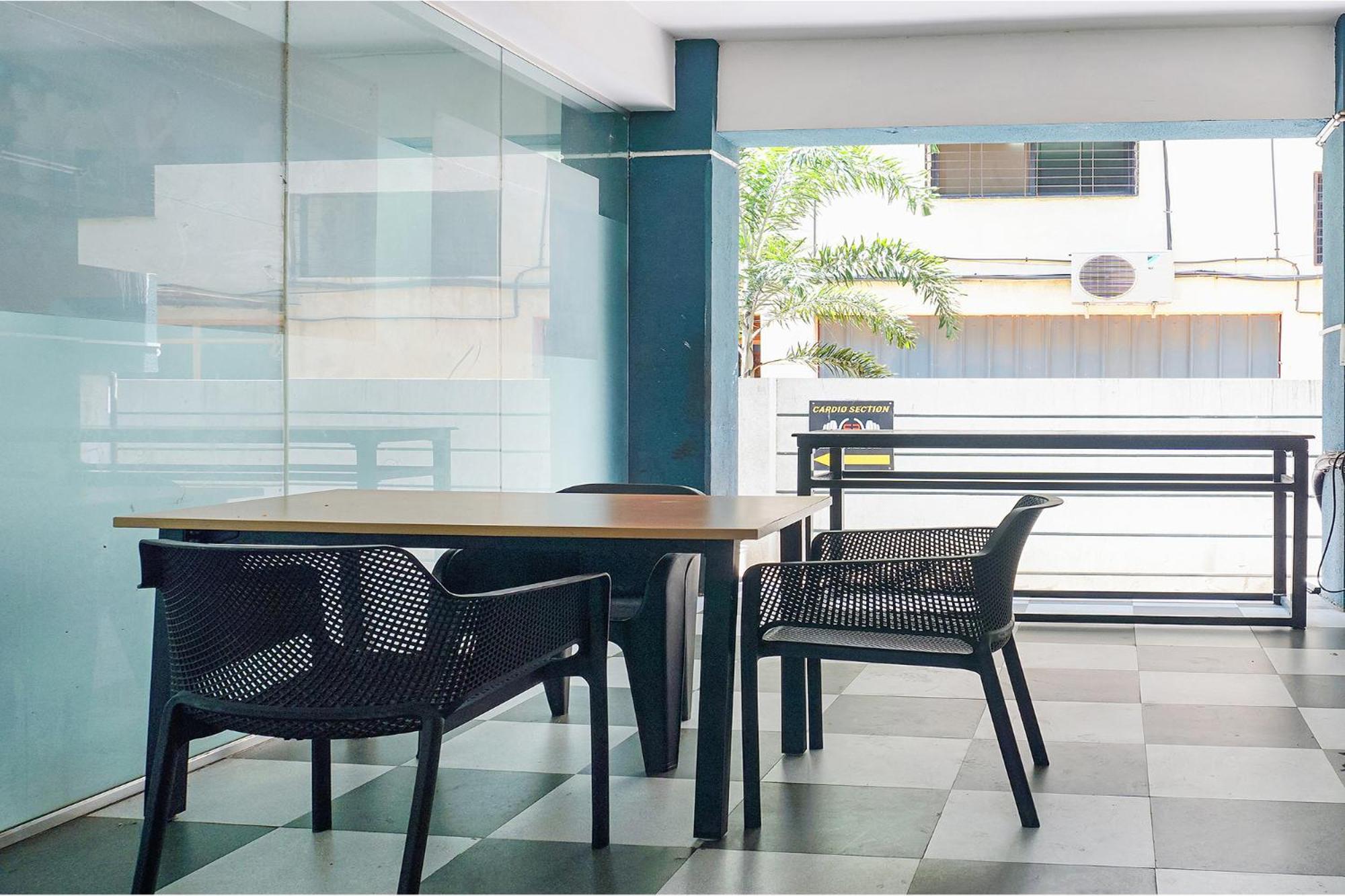 Fabhotel Aura Homes - Nr Khandoba Mandir Pimpri-Chinchwad Exterior photo